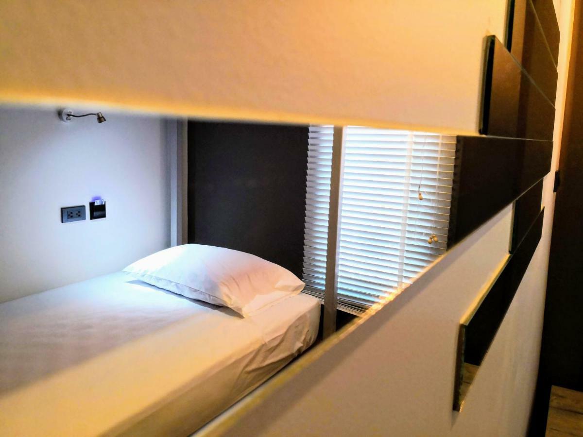 Asleep By Lantana Hostel Pattaya Bagian luar foto